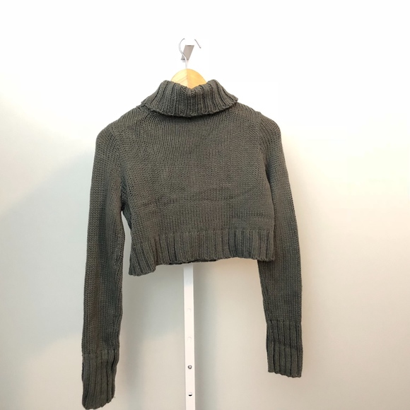 Tobi Small Gray Crop Sweater Thumbholes - Picture 3 of 7